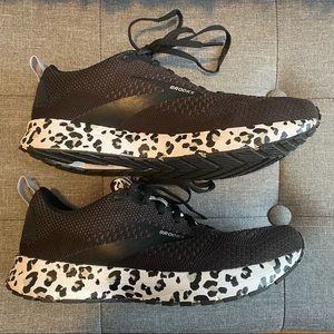 brooks snow leopard womens